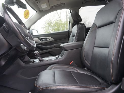 Used 2019 Chevrolet Traverse LT w/ LT Premium Package AWD/4WD image 13
