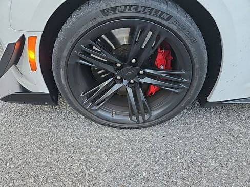 Used 2019 Chevrolet Camaro ZL1 image 13