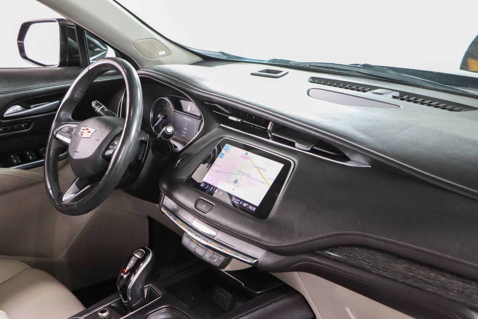 Used 2023 Cadillac XT4 Premium Luxury w/ Cold Weather Package FWD image 26