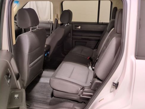 Used 2019 Ford Flex SE image 14