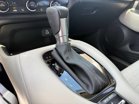 Certified 2025 Honda HR-V LX image 29