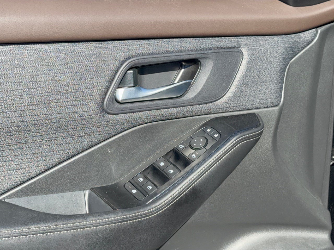 Used 2023 Nissan Rogue SV AWD/4WD image 15