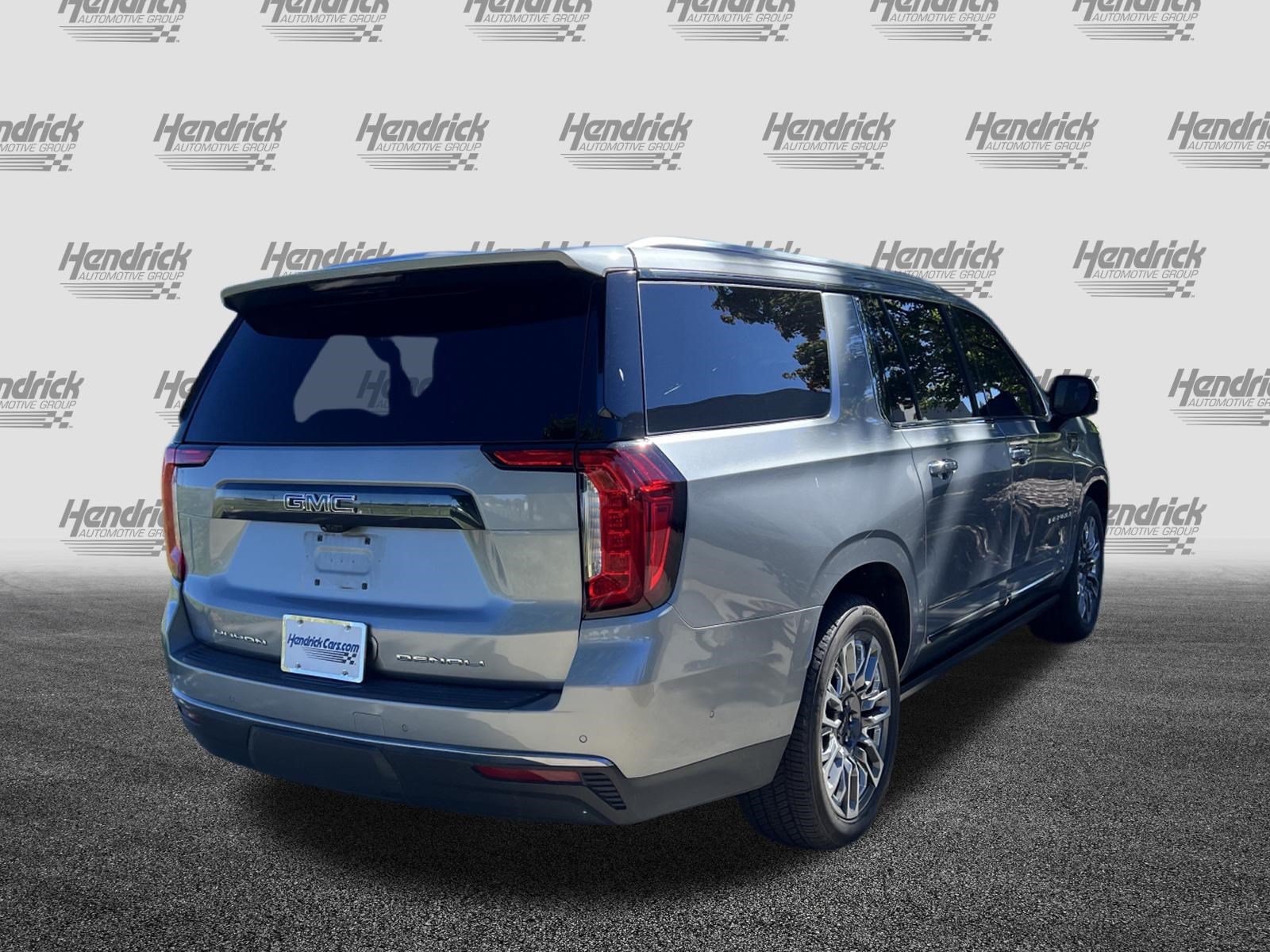 Used 2024 GMC Yukon XL Denali Ultimate AWD/4WD image 10