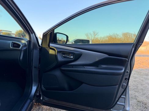 Used 2019 Nissan Murano S image 13