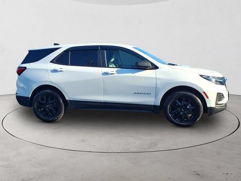 Certified 2024 Chevrolet Equinox LS w/ LS Convenience Package AWD/4WD image 4