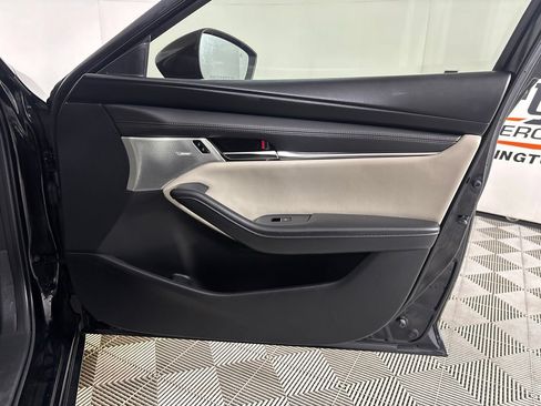 Used 2019 MAZDA MAZDA3 AWD Sedan w/ Preferred Package image 28