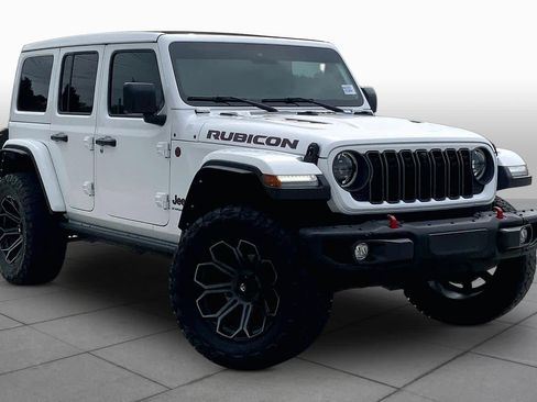 Used 2024 Jeep Wrangler Unlimited Rubicon AWD/4WD image 2