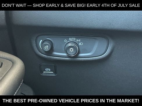 Used 2024 GMC Terrain SLE FWD image 35