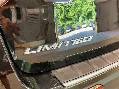 Used 2020 Ford Explorer Limited AWD/4WD image 25