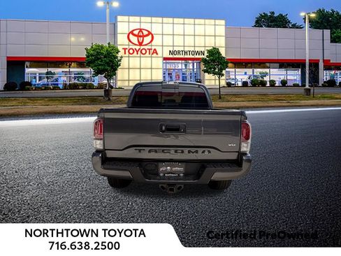 Used 2022 Toyota Tacoma TRD Sport AWD/4WD image 13
