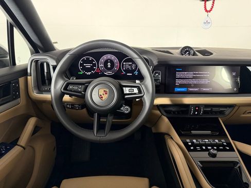 New 2025 Porsche Cayenne Coupe image 20
