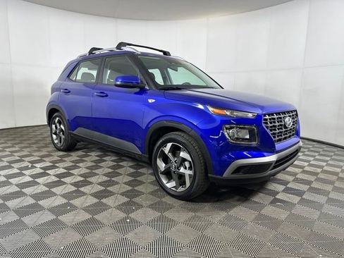 Certified 2024 Hyundai Venue SEL image 2