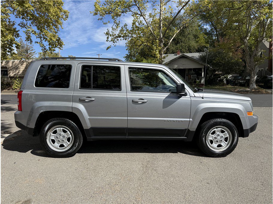 Used 2016 Jeep Patriot Sport w/ Power Value Group AWD/4WD image 6