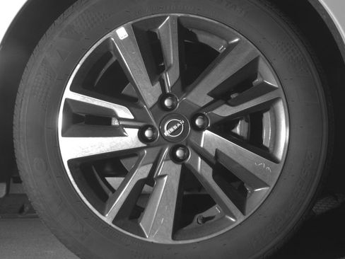 Used 2025 Nissan Versa SV image 13