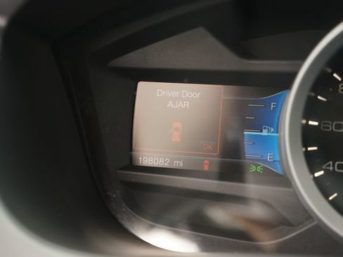 Used 2014 Ford Explorer XLT w/ Equipment Group 201A FWD image 28