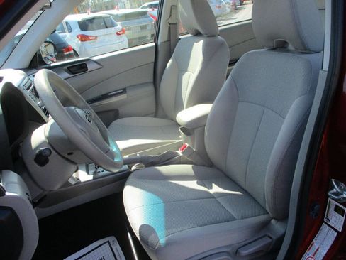 Used 2012 Subaru Forester 2.5X w/ Alloy Wheel Pkg image 8