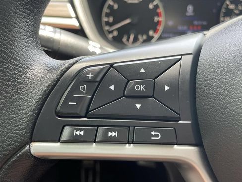 Used 2025 Nissan Altima 2.5 SV FWD image 21