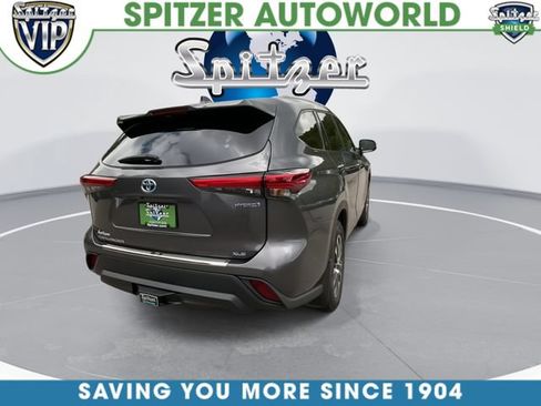 Used 2022 Toyota Highlander XLE AWD/4WD image 8