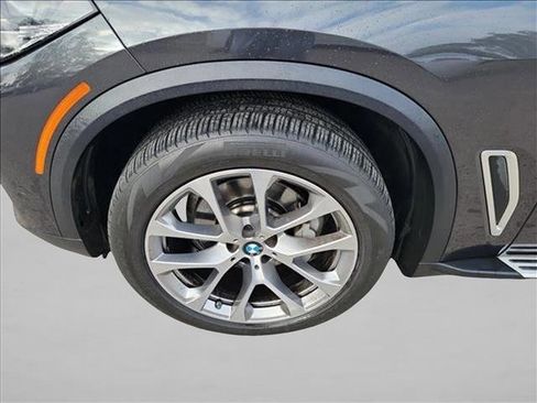 Used 2022 BMW X5 xDrive40i w/ Premium Package image 9