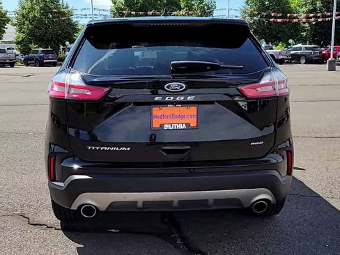 Used 2023 Ford Edge Titanium image 7