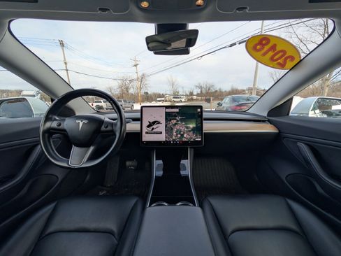 Used 2018 Tesla Model 3 Long Range image 2