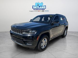 Used 2023 Jeep Grand Cherokee Laredo video 1