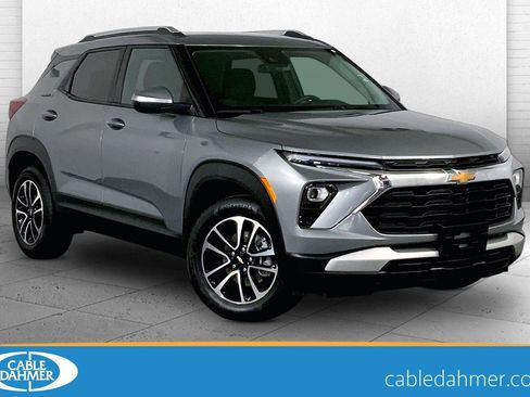 Used 2025 Chevrolet TrailBlazer LT AWD/4WD image 1