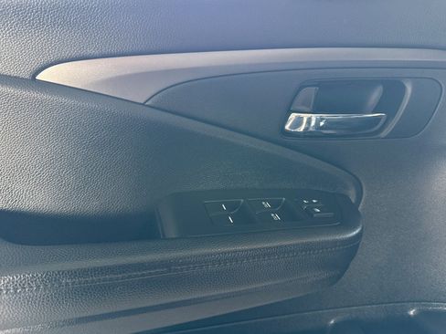 Used 2021 Honda Passport Sport image 15