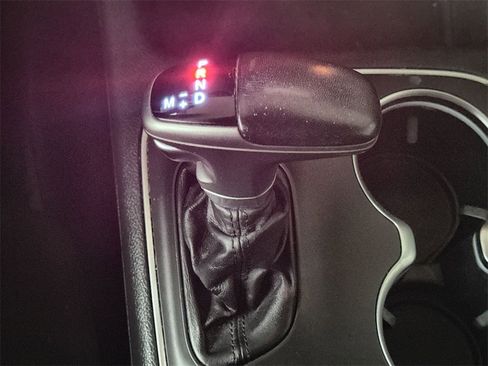 Used 2020 Dodge Durango SXT image 15