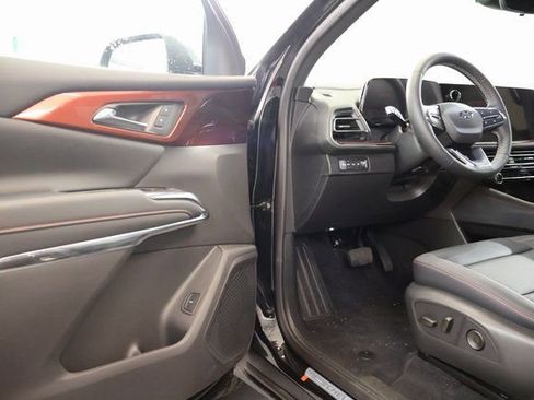 New 2026 Chevrolet Traverse Z71 w/ Driver Confidence Package image 8