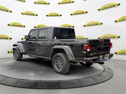 New 2025 Jeep Gladiator Sport