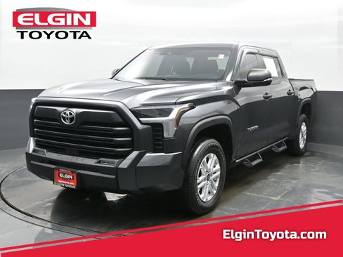 Used 2022 Toyota Tundra SR5 w/ SR5 Convenience Package image 1