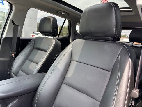 Used 2024 GMC Terrain SLT w/ Infotainment Package II AWD/4WD image 12
