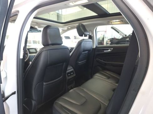 Used 2020 Ford Edge Titanium w/ Equipment Group 301A AWD/4WD image 15