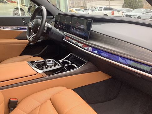 Certified 2023 BMW 740i image 36