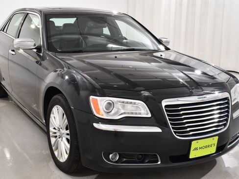 Used 2014 Chrysler 300 C w/ Harman/Kardon Audio Group image 4