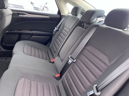 Certified 2018 Ford Fusion SE w/ Fusion SE Technology Package image 21