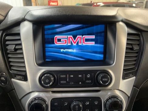 Used 2019 GMC Yukon XL SLT image 10