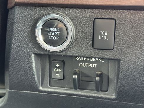 Used 2021 Toyota Tundra Limited w/ TRD Off-Road Package image 31