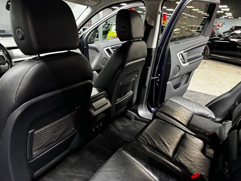 Used 2017 Land Rover Discovery Sport SE image 38