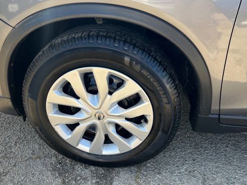 Used 2017 Nissan Rogue S image 30