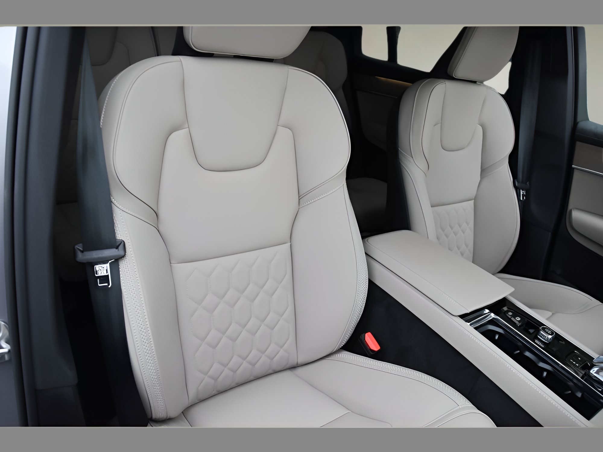 Certified 2026 Volvo XC90 B6 Core w/ Protection Package Premier AWD/4WD image 32
