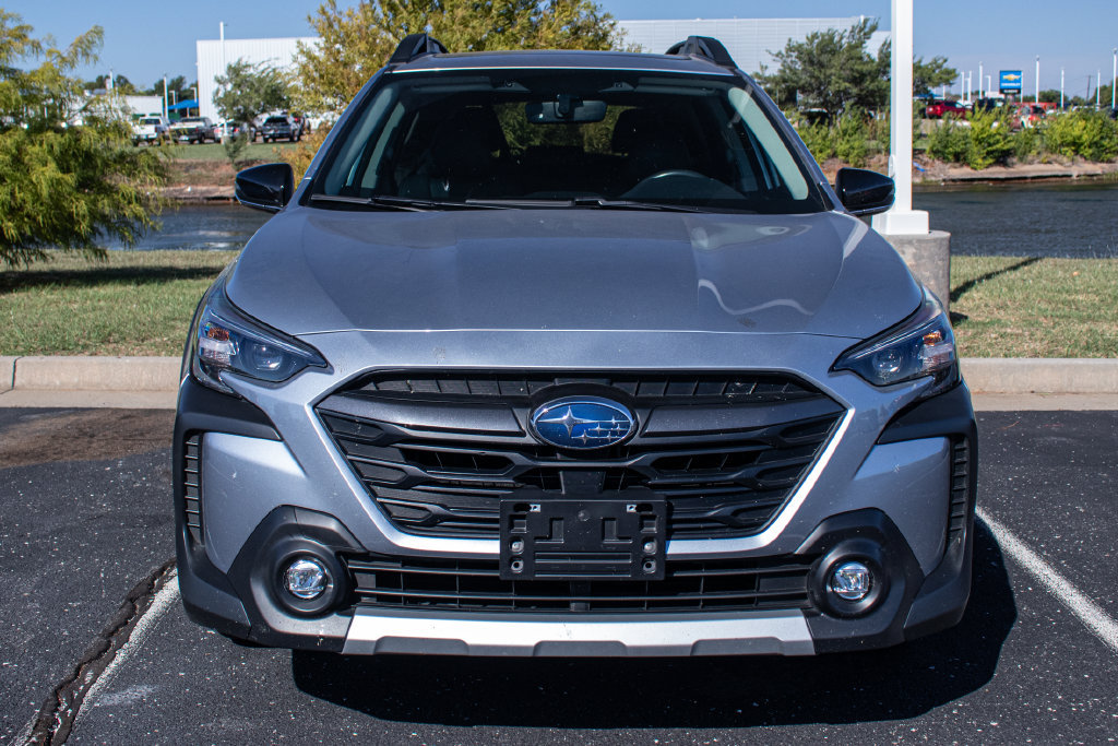 Used 2023 Subaru Outback Limited AWD/4WD image 2