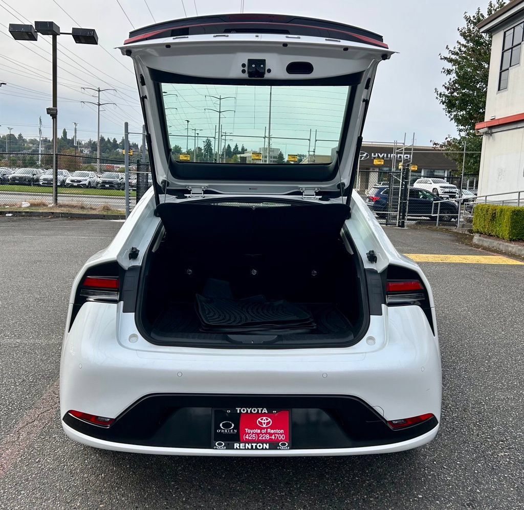 Certified 2023 Toyota Prius XLE FWD image 26