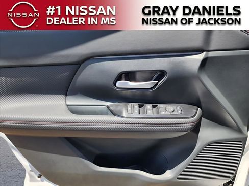 New 2025 Nissan Kicks SR AWD/4WD image 9