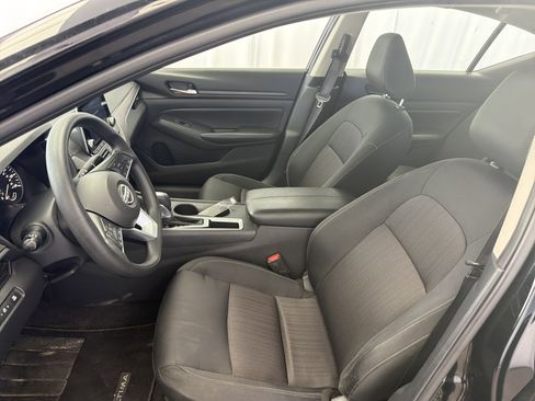 Used 2025 Nissan Altima 2.5 SV image 13