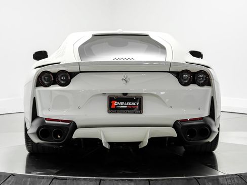 Used 2019 Ferrari 812 Superfast RWD image 10