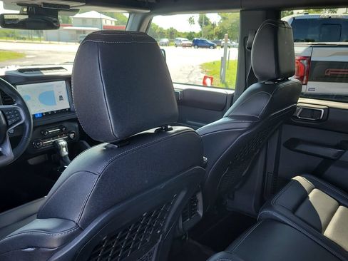 Certified 2025 Ford Bronco Badlands AWD/4WD image 9