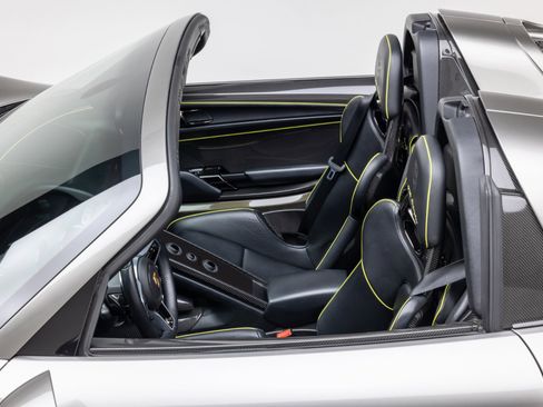 Used 2015 Porsche 918 Spyder AWD/4WD image 18