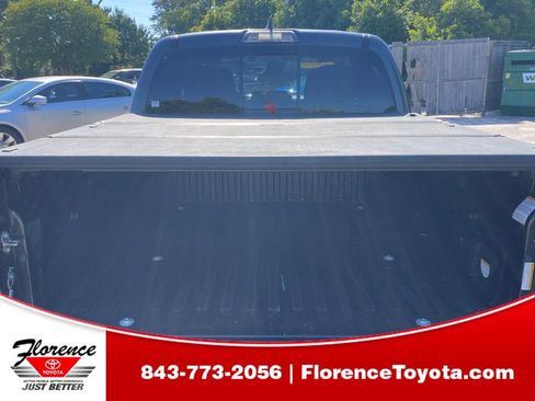 Used 2019 Toyota Tacoma TRD Sport AWD/4WD image 10